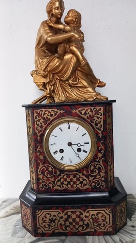 Jolie pendule borne