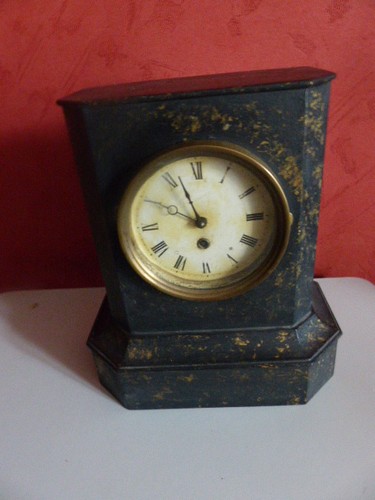 Pendule borne tole peinte - borne, en